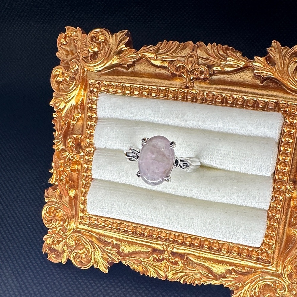 Lilac Cabochon Oval Ring Silver Tone Zinc Alloy NWOT Gifts Neutral NWT
